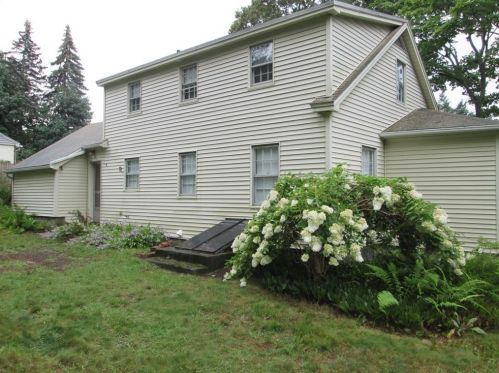 235 Mountain St, Worcester MA  01606-1207 exterior