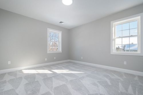 711 Salisbury St, Worcester MA 01609-1122 exterior