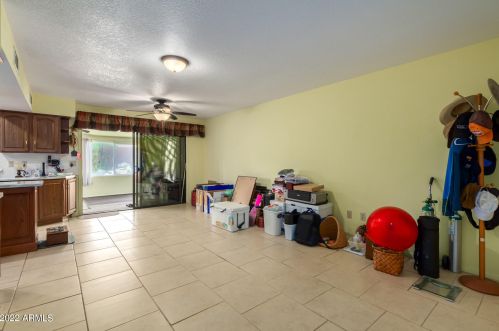 1826 Acoma Dr, Phoenix AZ 85032-4892 exterior