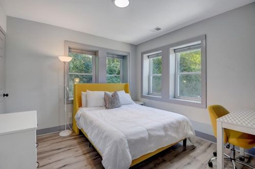 99 Holly Rd, Atlanta GA 30314-2002 exterior