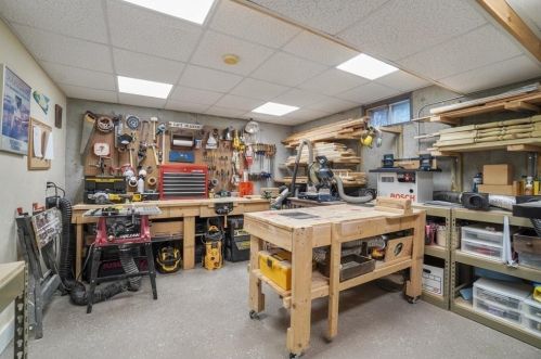 61 Village Ave, Dedham MA 02026-4209 exterior