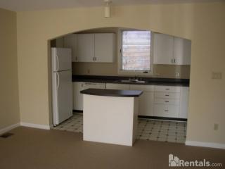 2328 Grinstead Dr, Louisville KY  40204-2360 exterior