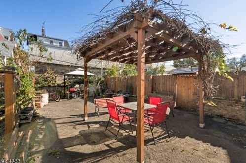 18 Mount Pleasant Ave, Belleville NJ  07109-2021 exterior