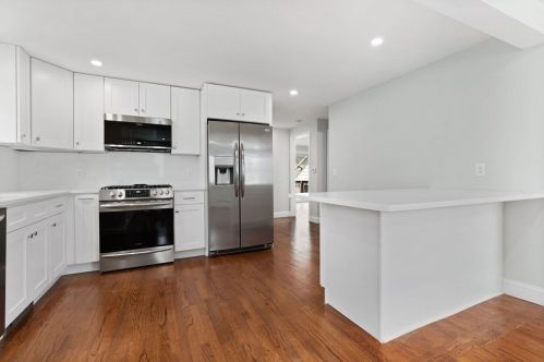 31 Jersey St, Dedham MA  02026-4942 exterior