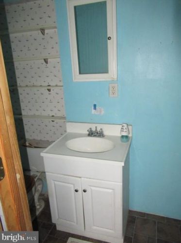 124 Edith Ave, West Deptford NJ 08096-3521 exterior