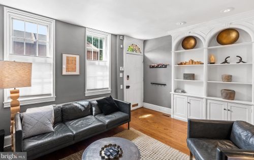 337 6th St, Philadelphia PA  19106-4138 exterior