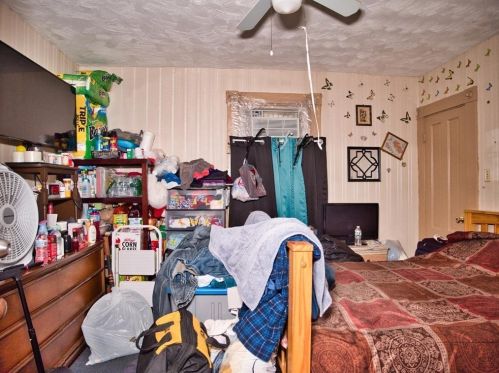 24 Adams St, New Bedford MA 02746-1333 exterior