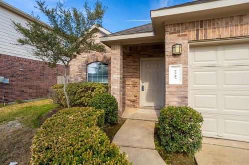 7723 Butler Lakes Ct, Richmond TX  77469-4641 exterior