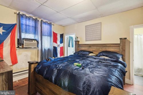 4265 6 St, Philadelphia PA 19140-2313 exterior