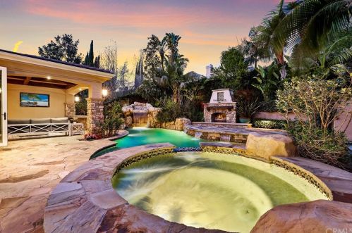 17 Buellton, Irvine CA 92602-2032 exterior