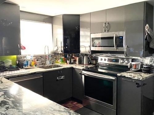 143 Gould St, Needham, MA 02494-2305