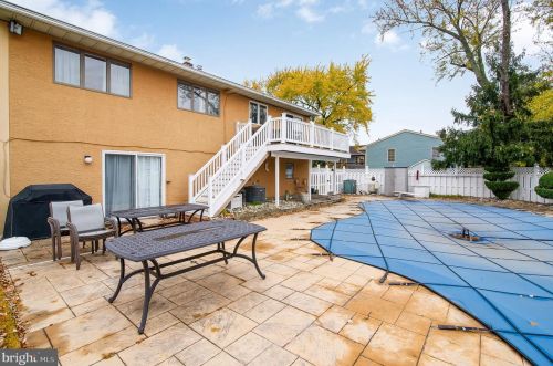 422 Meadowcroft Rd, West Deptford NJ 08096-4007 exterior