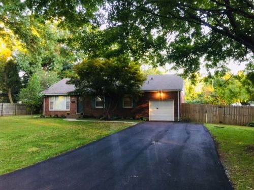 7302 Wesboro Rd, Louisville KY  40222-6458 exterior