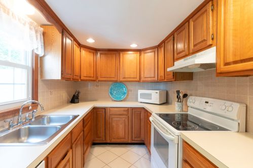 49 Toms Way, Chatham MA 02633-1056 exterior