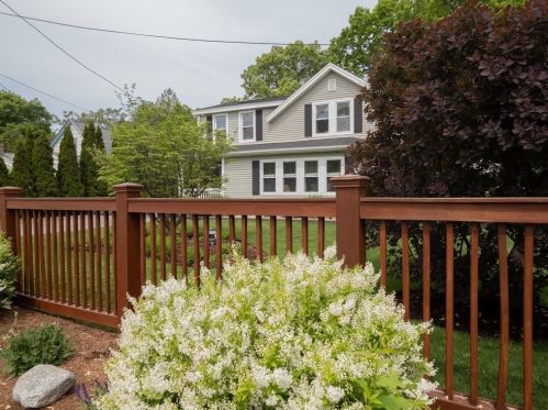 46 Honora Ave, Dracut, MA 01826-4409