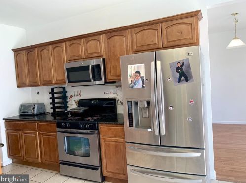 729 Schiller Ave, Trenton NJ 08610-6029 exterior