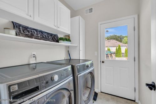 1 Highland Dr, Jackson Twp NJ 08527-1213 exterior