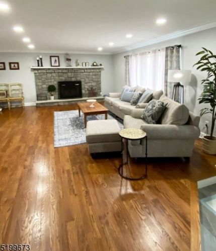 1 Mountain View Dr, Wantage NJ  07461-3032 exterior