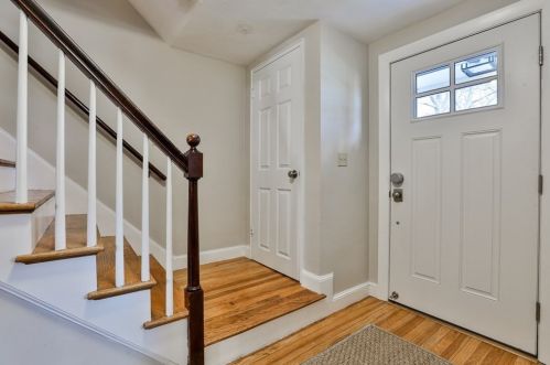 61 Victoria St, Milton, MA 02186-2642