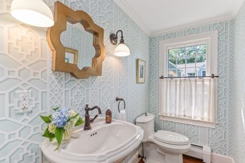 107 Leavitt St, Hingham MA 02043-2973 exterior