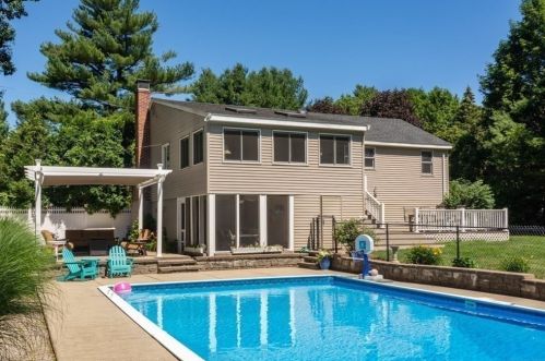 24 Ted Ln, Southborough MA 01772-2027 exterior