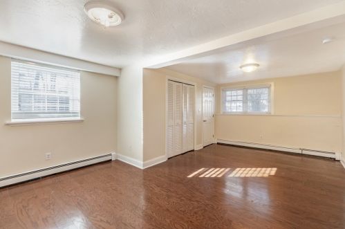 24 Harvey Ln, Whitman MA 02382-1948 exterior