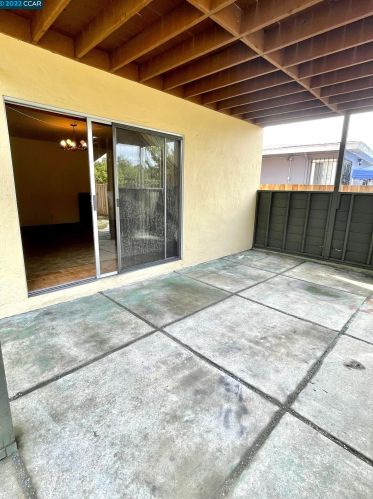 955 Burkhart Ave, San Leandro CA 94579-2031 exterior