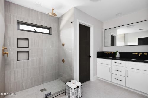 4115 Catalina Dr, Phoenix AZ 85015-6024 exterior