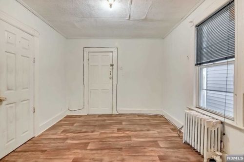 410 Davis Ave, Kearny, NJ 07032-3510