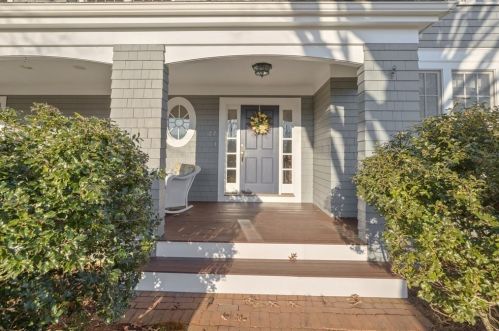 27 Maryknoll Dr, Hingham MA 02043-3477 exterior