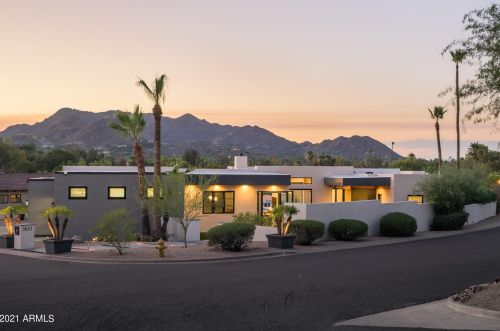 5833 46th Pl, Phoenix AZ  85018-1235 exterior