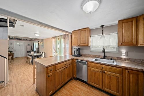 35 Crescent Rd, Weymouth, MA 02191-1403