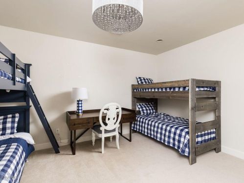 5123 43rd Pl, Phoenix AZ  85018-1633 exterior