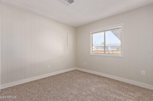 424 Charleston Ave, Phoenix AZ  85022-1529 exterior