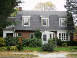 187 Woodward St, Newton, MA 02468-2003