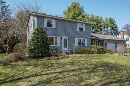 16 Forestedge Rd, Amherst, MA 01002-1534