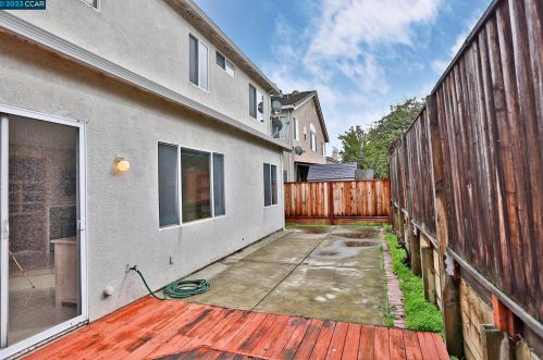 357 Napoleon Dr, San Leandro CA 94577-1580 exterior