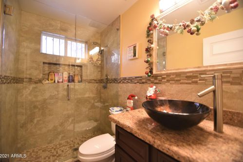 1932 Alta Vista Rd, Phoenix AZ 85041-5443 exterior