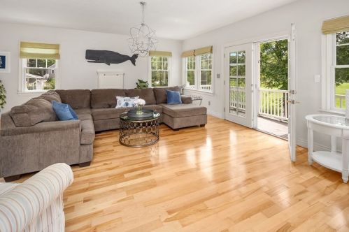 6 Chestnut Rd, Hingham MA 02043-1415 exterior