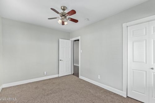 1351 Clarendon Ave, Phoenix AZ 85033-4118 exterior