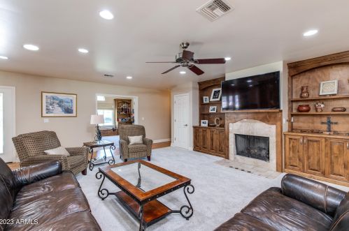 3713 Camelback Rd, Phoenix AZ 85033-1505 exterior