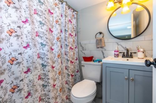 479 Dewitt Ave, Belleville NJ 07109-2508 exterior