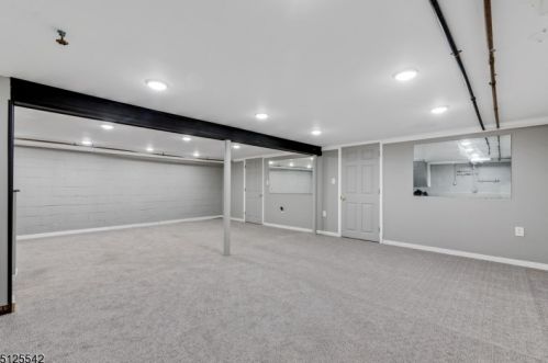 13 Fairview Dr, East Hanover NJ  07936-3506 exterior