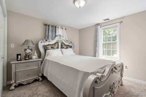 859 Pleasant St, Canton MA 02021-3317 exterior