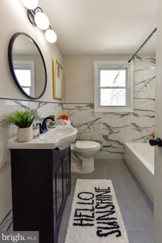 1102 Cumberland Ave, West Deptford NJ  08096-3041 exterior