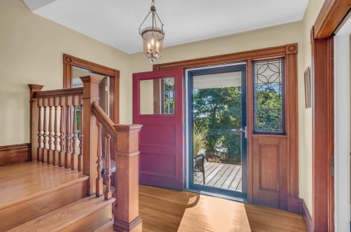 12 Baker Ave, Beverly MA 01915-3504 exterior