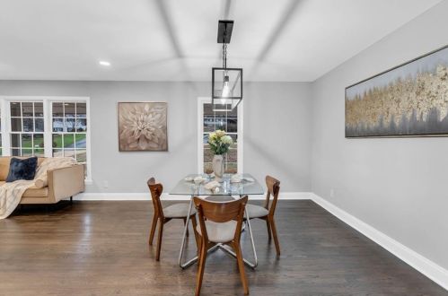 2022 Deren Way, Atlanta GA  30345-3710 exterior