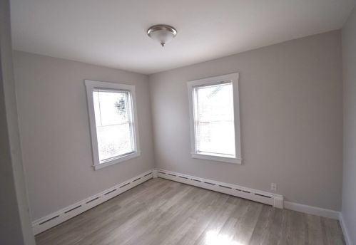 410 Shaw St, New Bedford MA 02745-5054 exterior