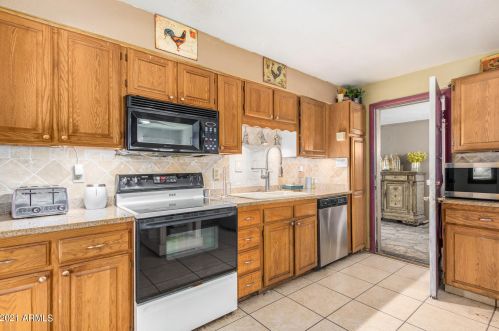 1036 Butler Dr, Phoenix AZ 85051-4742 exterior