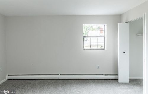 1476 Crown Pt Rd, West Deptford NJ 08093-1712 exterior